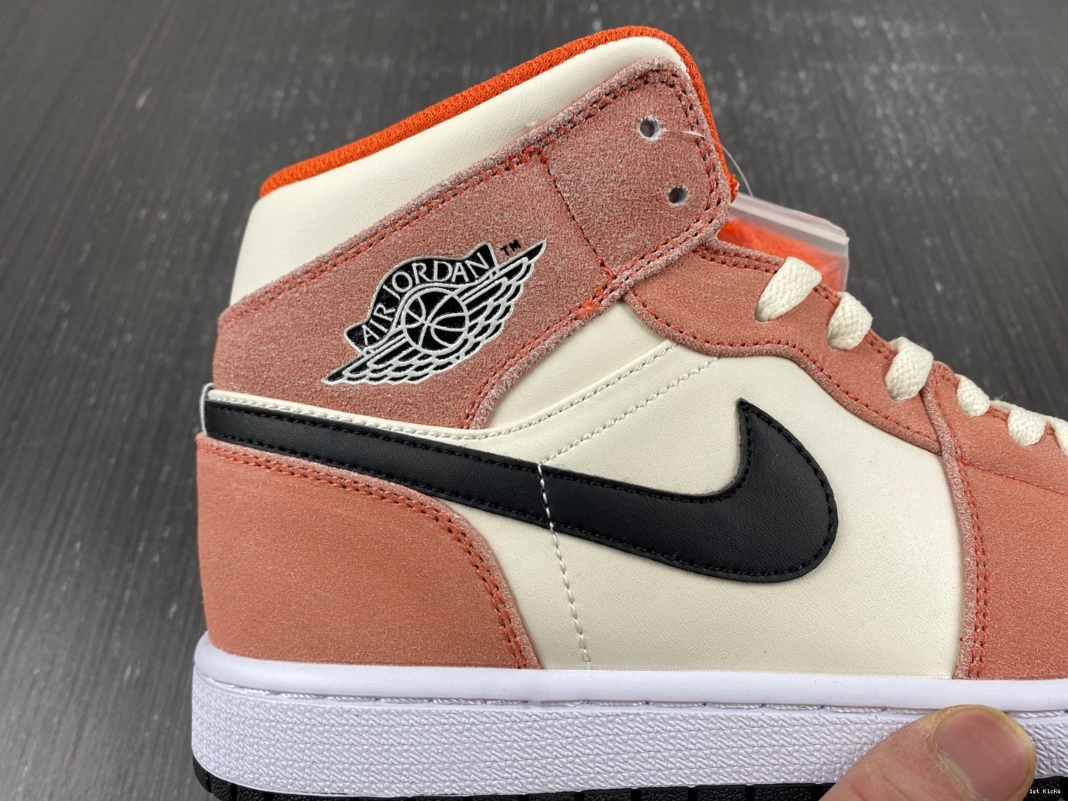Mid Jordan DV1336-800 Orange (GS) SE 1 - Suede 0209